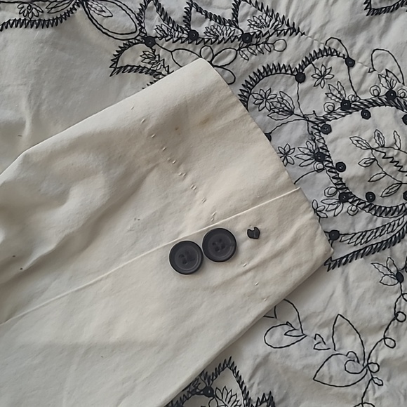 Embroidered and Sequined Jacket - Picture 5 of 15